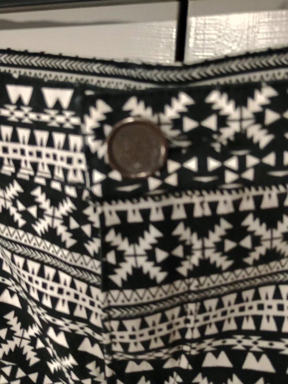 NOW Black White Tribal Print Shorts Size 18 Geometric Aztec Casual Stretch Summe